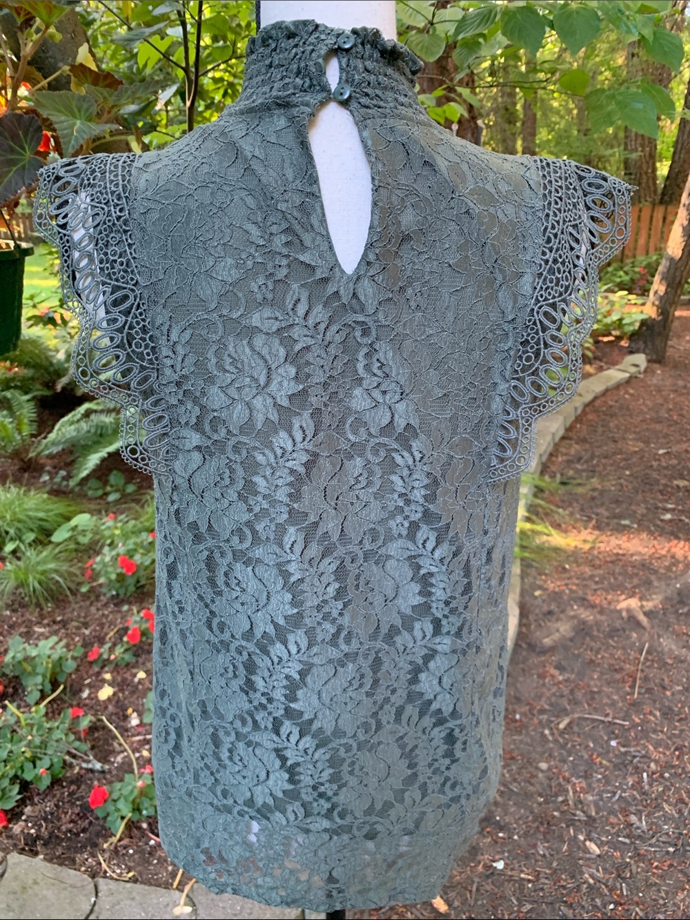 Cable & Gauge Lace Flutter Sleeve Mock Neck Top in Sage Green NWT - Picture 6 of 12
